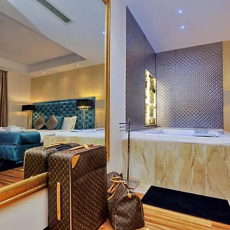 Spanish Hills Collection Luxury & Jacuzzi Pensionat Rom