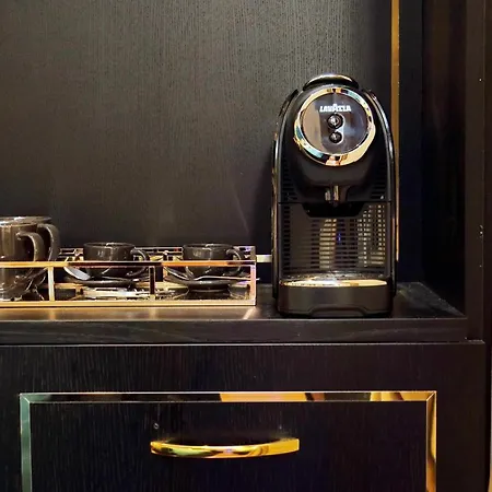 Spanish Hills Collection Luxury & Jacuzzi 4* Rom