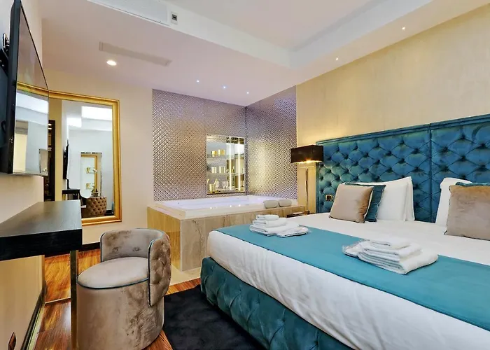 Spanish Hills Collection Luxury & Jacuzzi 4* Rom