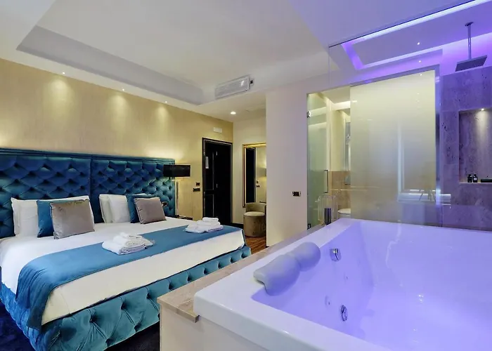 Spanish Hills Collection Luxury & Jacuzzi Pensionat