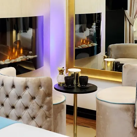 Spanish Hills Collection Luxury & Jacuzzi بيت ضيافة